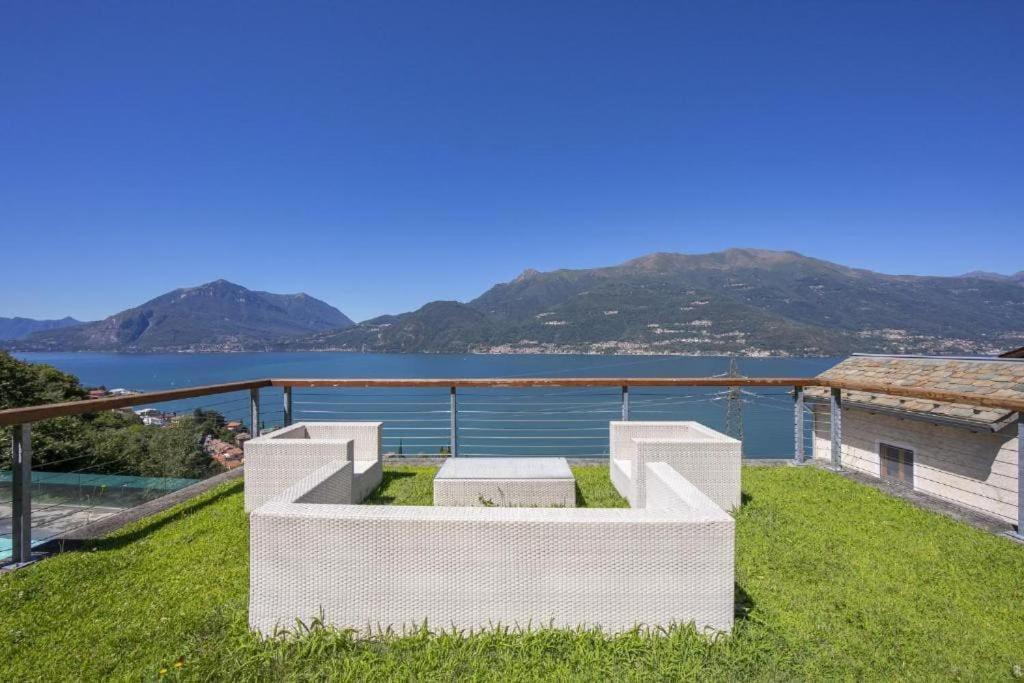 Poolside Apartment Cristina Bellano Exteriör bild